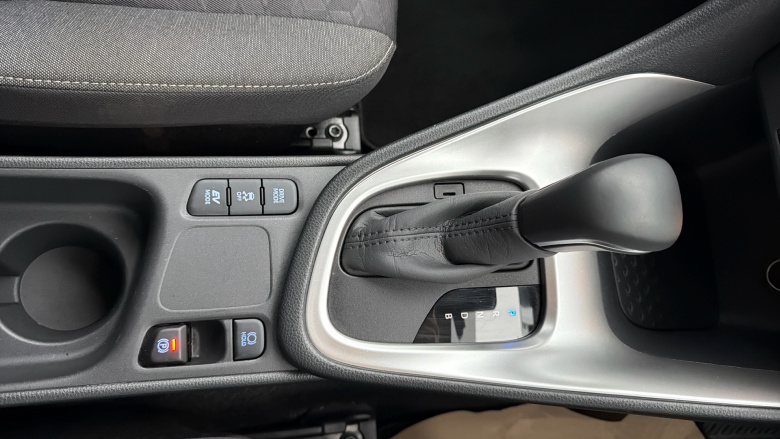 Toyota Yaris 1.5 Hybrid Design 5dr CVT Hybrid Hatchback